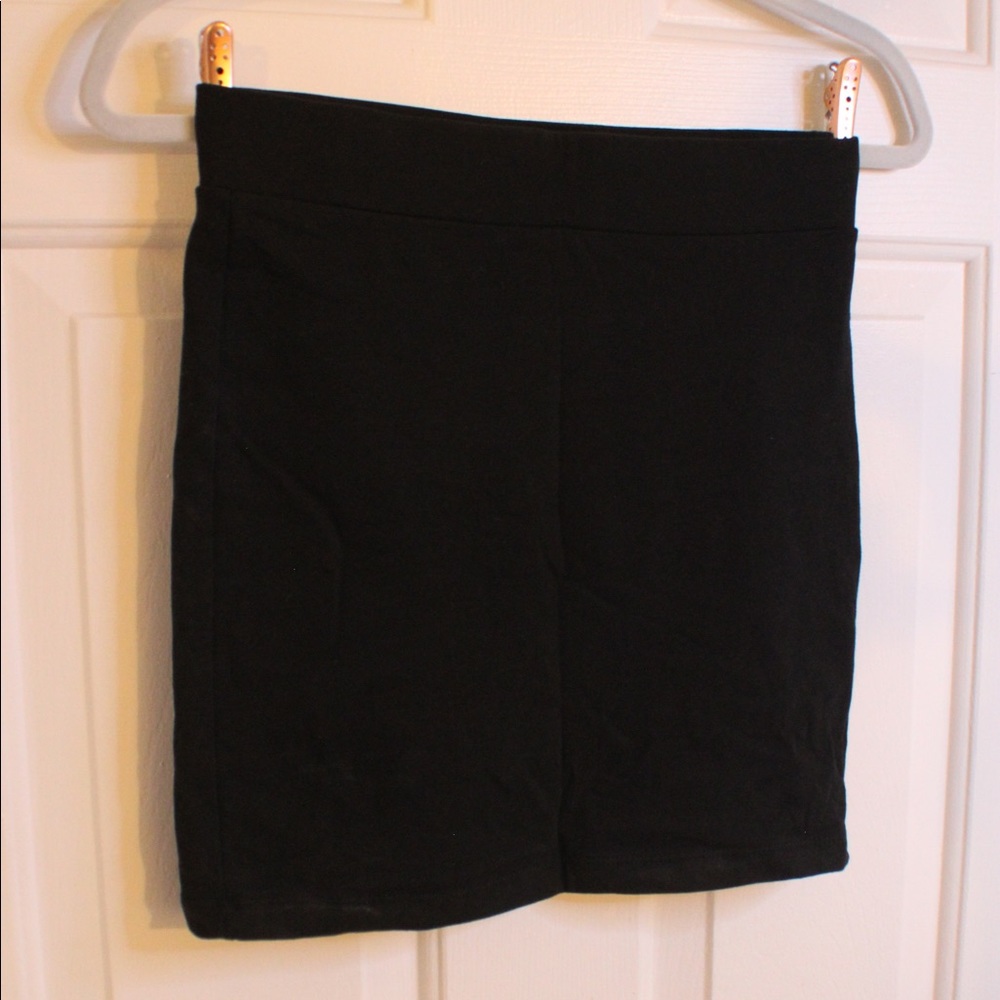 Forever 21 MINI Knit Bodycon Skirt BLACK (M)